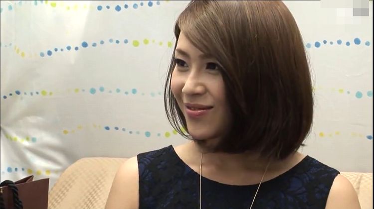 素人　熟女　人妻　ナンパ　中出し　網タイツ