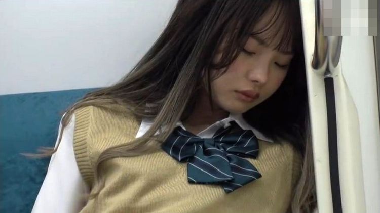 松本いちか パンチラ誘惑 痴女