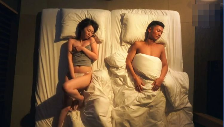 那賀崎ゆきね 人妻　熟女　不倫　NTR　中出し