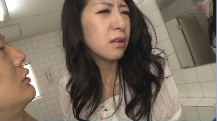 熟女　人妻　浣腸　アナルセックス