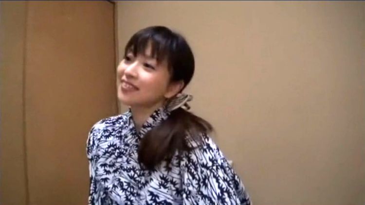 素人　人妻　羞恥　露出　ドM　目隠し　淫語