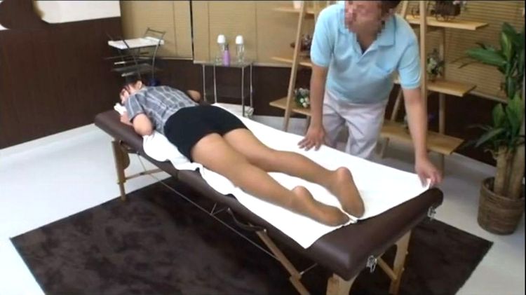 パンストOL　巨乳　マッサージ　盗撮　中出し