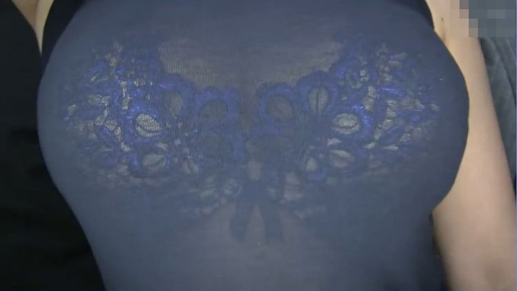 人妻 痴漢 願望 不倫 着衣ぶっかけ