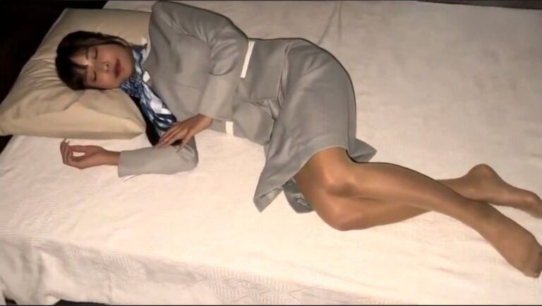 制服　パンスト　営業OL　昏睡　中出し