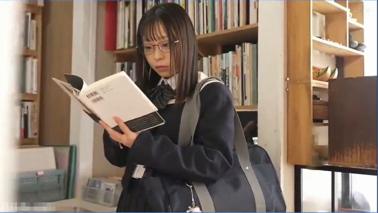 メガネ JC ロリ美少女 スポブラ レイプ 中出し